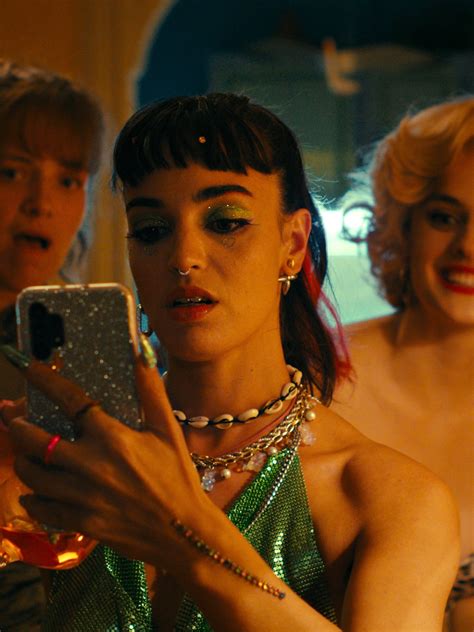 Les femmes au balcon 2025